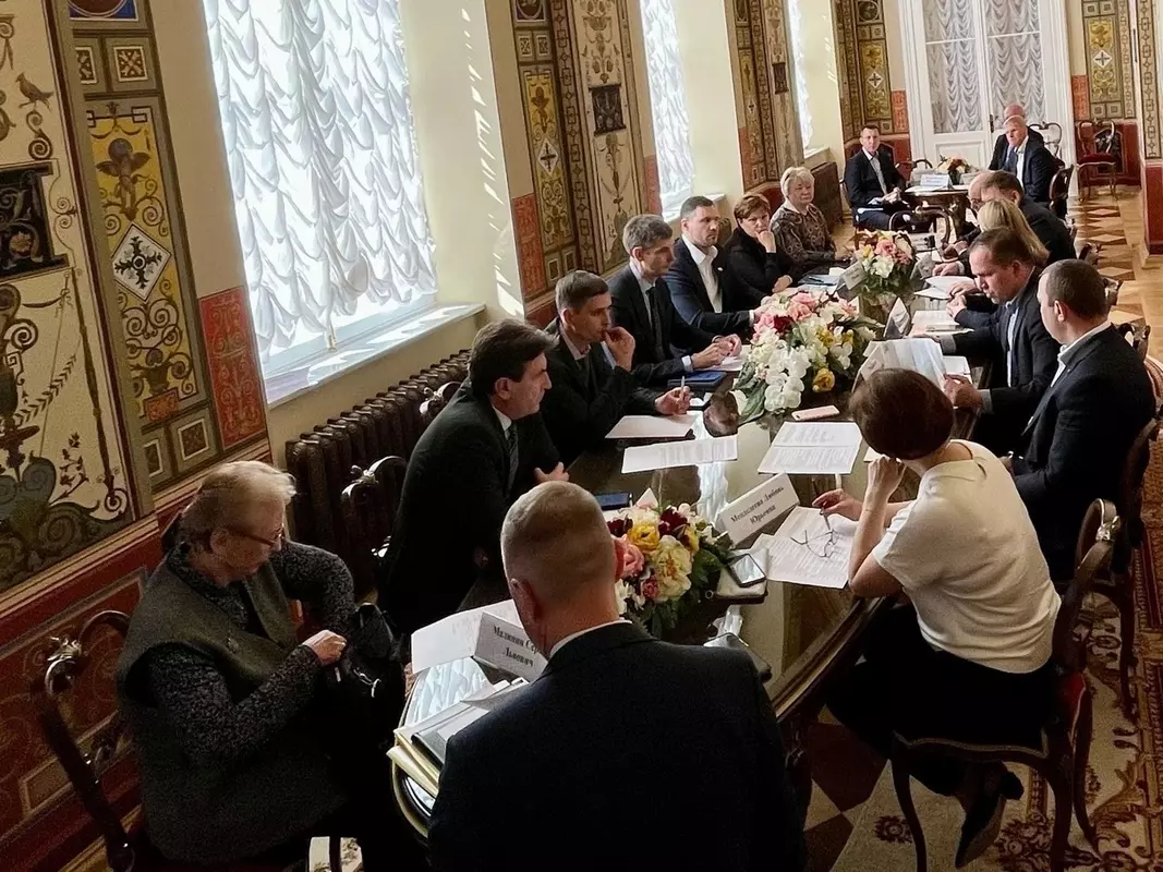 Депутат Руслан Ермоленко принял участие в заседании по обеспечению экологической безопасности атмосферного воздуха в Санкт-Петербурге