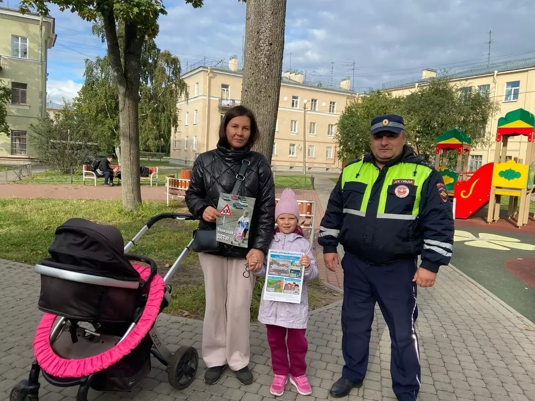 Сотрудники Госавтоинспекции провели беседы с детьми перед началом учебного года