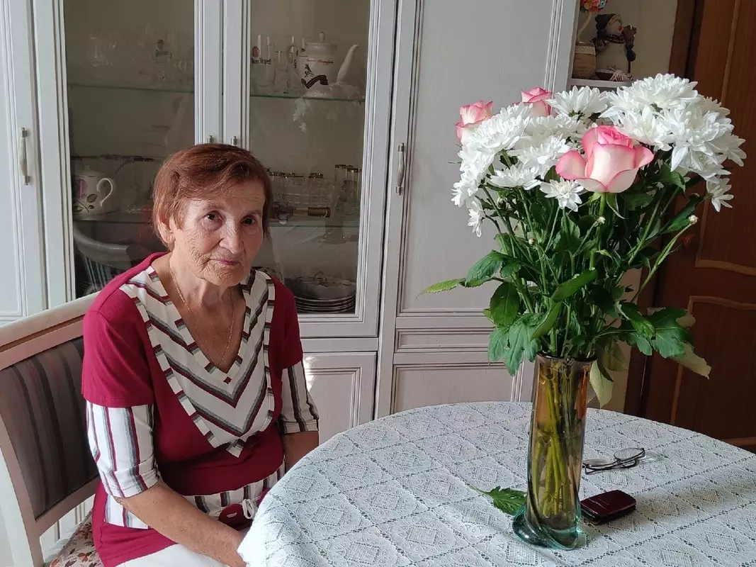 В гостях у стрельнинцев: с днём рождения, Нина Сергеевна!