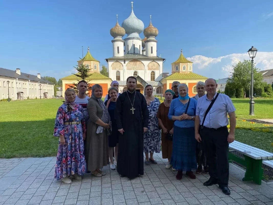 Паломническая поездка стрельнинцев к Тихвинской иконе Божией Матери